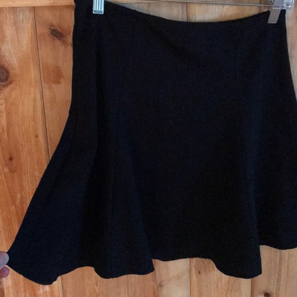 GAP black A-line skirt - Picture 2 of 3